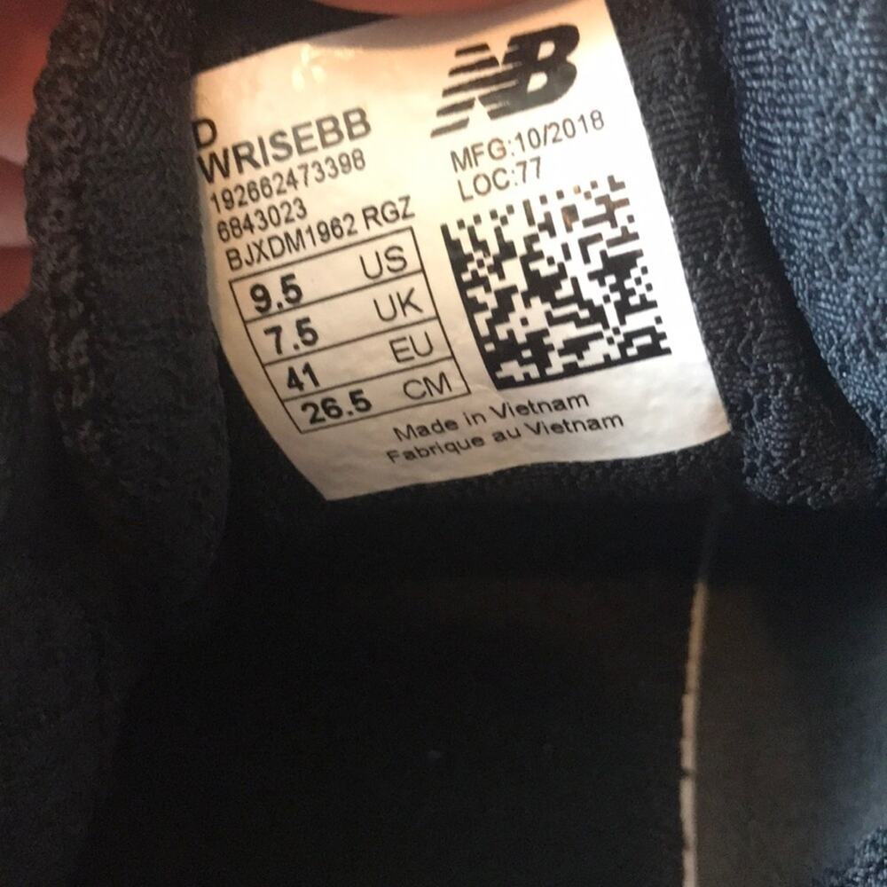 New Balance Running Course Shoes - Picture 6 of 7